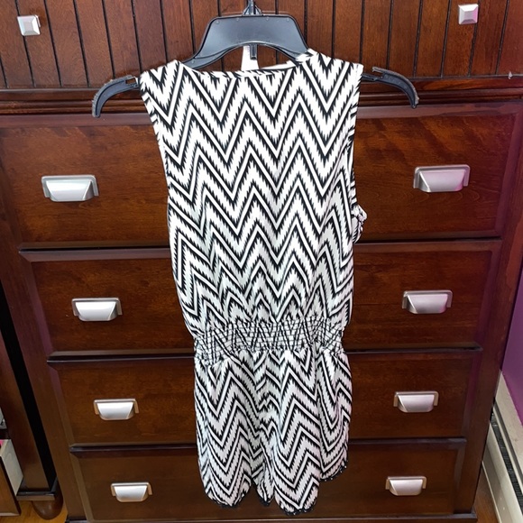 Black & White Aztec Romper 🖤 - Picture 2 of 4